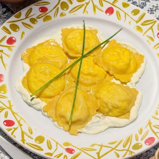 Ravioli de casă cu brânză proaspătă și smântână