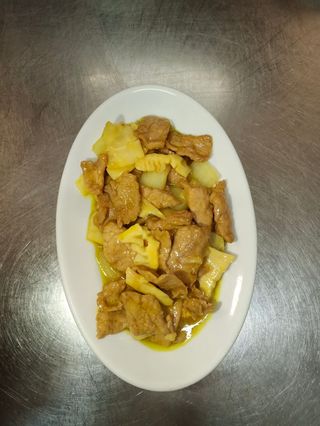 74. Vitello in salsa curry