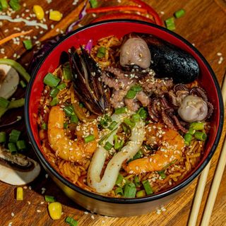 ბრინჯი ზღვის პროდუქტებით