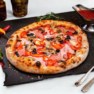 Pizza Casei Ø 32cm1