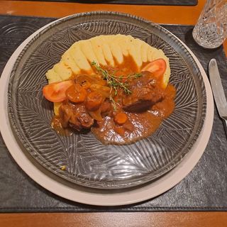 Teleći ribić sa pire krompirom 600gr