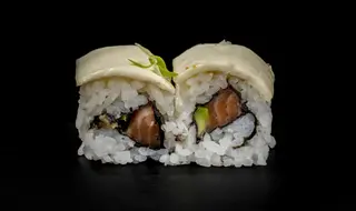 91.Uramaki De Salmón Con Aguacate Y Queso (8 Uds.)