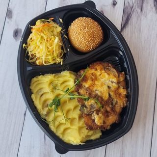Ланч бокс №39 отбивная куриная с шампиньонами 