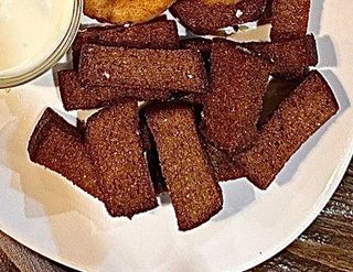 Грінки з часниковим соусом
