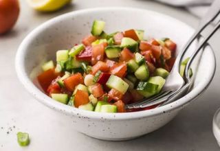 Свежий салат по-домашнему