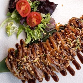 Pato Crocante Con Almendras