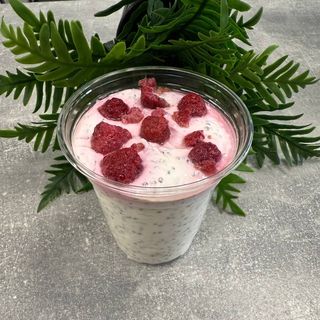 Йогурт с чиа ,протеин и плодове