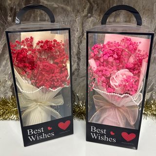 Roses artificielles en boîte 