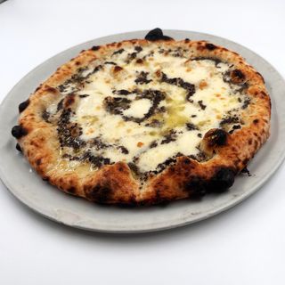 FOCACCIA CON MOZZARELLA Y TRUFA