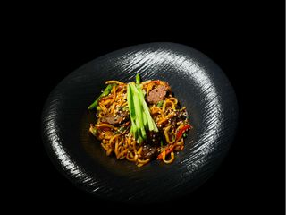 Удон з телятиною (280г)