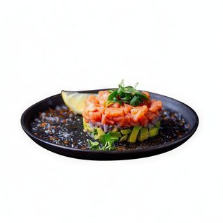 Tartar Atún Con Huevo Frito Y Arroz