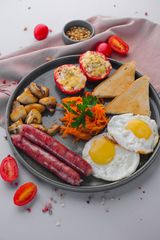 Пикник с колбасками из баранины (300г)