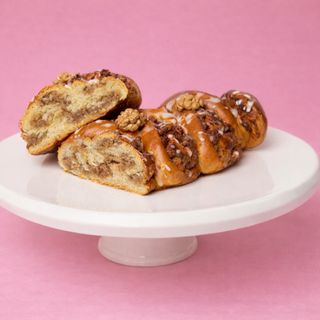 STRUCLA Z BIAŁYM MAKIEM I ORZECHAMI 0,5