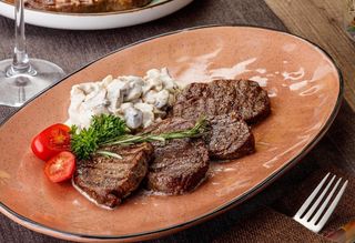 Медальоны из говядины