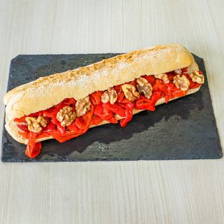 Pimiento Del Piquillo Y Nueces