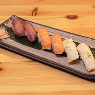 NIGIRI HOUSE LOVERS