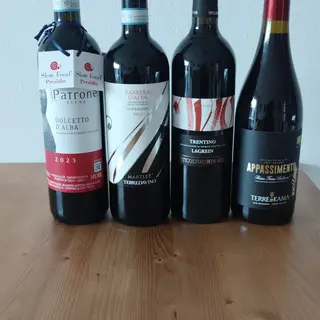  Bottiglia vini italiani in roulotte 