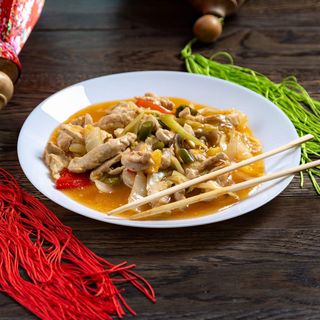 27. Kurczak słodko kwaśny