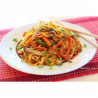 32.Tallarines Chinos