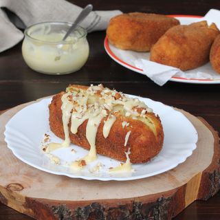 Crocchè reale della Contessa polpettine & fonduta di formaggio