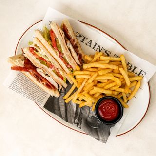 Sandwich Club House