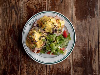 Яйця Бенедикт на круасані (400г)