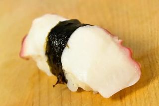 06. Nigiri de Polvo (6 uni.)