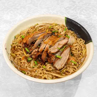 Yakisoba con Pato Frito