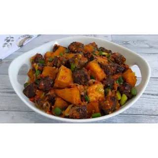 Boiled Yam and Gizzard