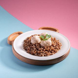 Гречка з мітболами