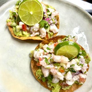 Tostadas De Ceviche Mixto (2 unids)
