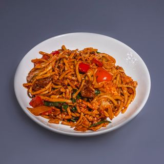 Жареный лагман с яйцом