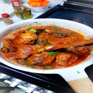 Chicken wet fry (boneless) with 2 chapatis