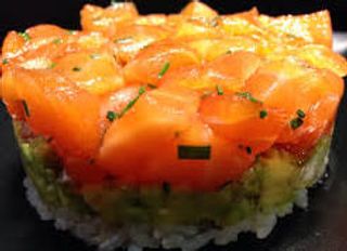 80，Tartar Salmón, Aguacate y Arroz