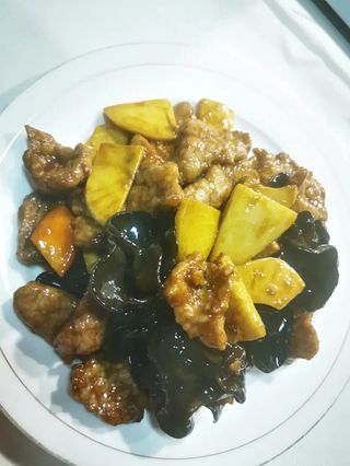 Ternera Con Bambú Y Setas Chinas