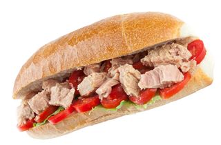 Bocadillo De Atún Con Tomate