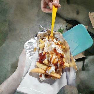 Panino con porchetta e formaggio