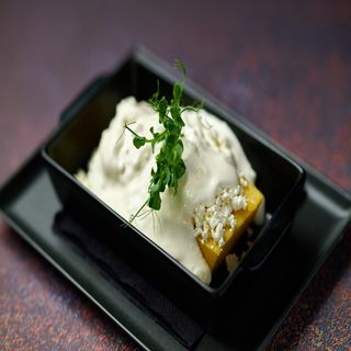 Mamaliga cu branza si smantana