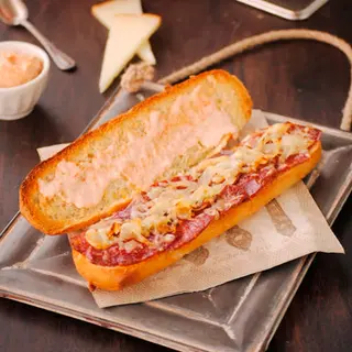 Baguette de Chorizo de Bellota Ibérico y Queso Fundido