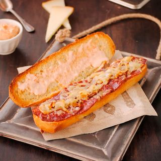 Baguette de Chorizo de Bellota Ibérico y Queso Fundido