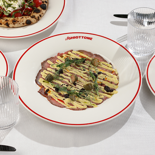 ვიტელო ტონატო თინუსის სოუსით