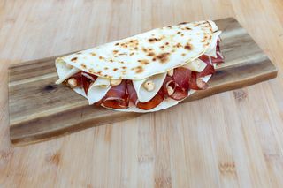 Salame rustico, provola affumicata, patate, paté’ di olive taggiasche 