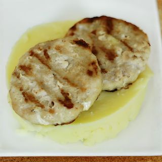 М᾿ясні котлетки з картопляним пюре