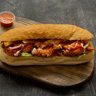 Sarımsak Soslu Çıtır Sandviç/Crispy Sandwich with Garlic Sauce