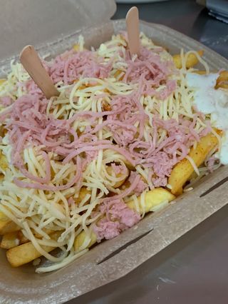 Patatas Fritas Con Jamón Y Queso (Grande)
