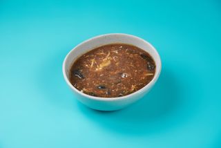 Kiselo ljuta supa sa povrćem