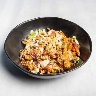 Wok noodli sa piletinom