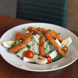 Hrskava pileća salata 