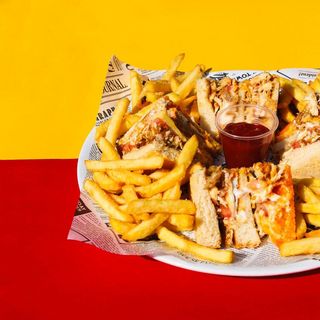 Sándwich Big Club + Patatas fritas