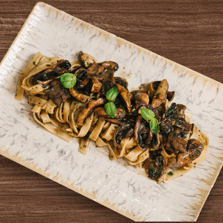 Tagliatelle con setas y trufa